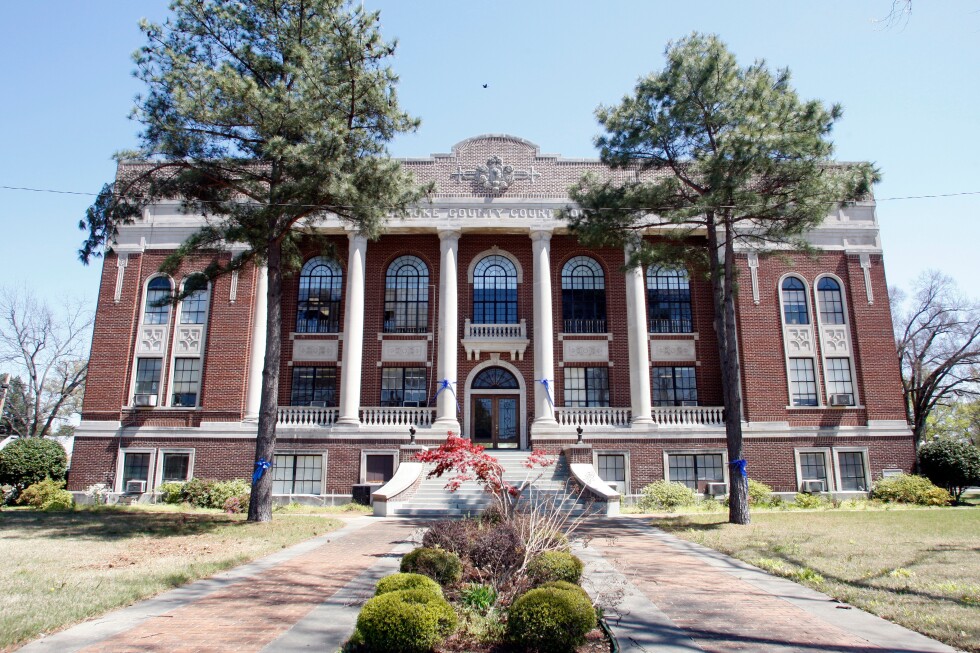 Arkansas man accused of murder wins sheriff nomination