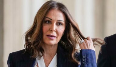 Italy’s tourism minister quits in wake of referendum failure