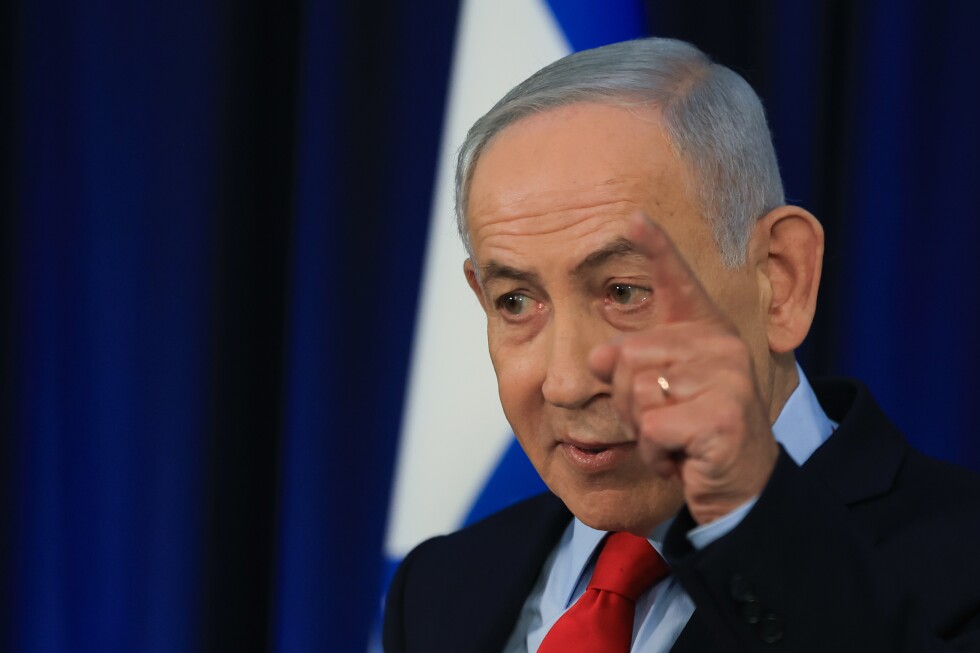 Israel passes budget, extending Netanyahu term