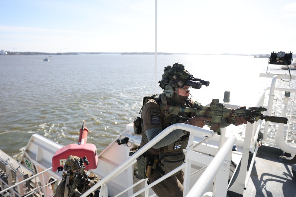 Zelenskyy visits Saudi Arabia as Ukraine provides drone expertise