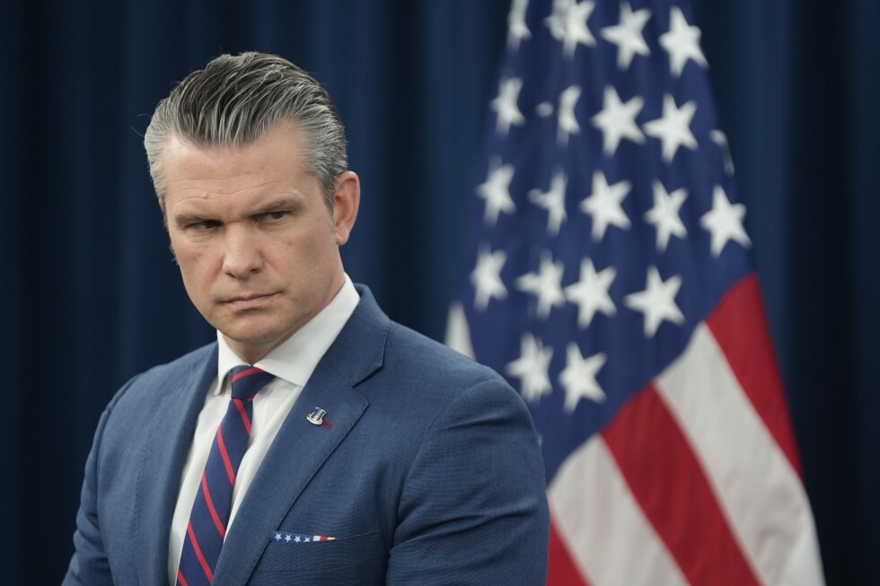 Pentagon blocks photographers from Hegseth's briefings
