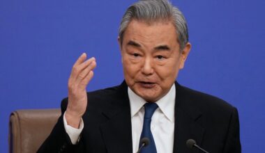 China's foreign minister says Beijing is seeking better ties with US