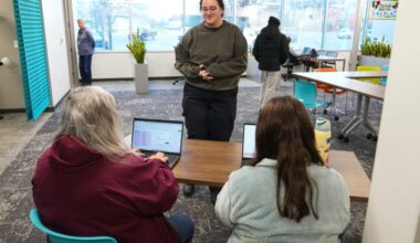 TSA officers share what life is like working for a $0 paycheck
