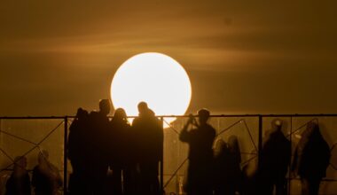 Moscow struggles with cellphone internet outages