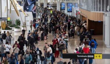 Airport delays build pressure on Congress to end funding shutdown