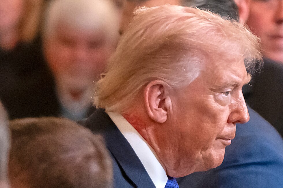 White House attributes redness on Trump's neck to skin cream