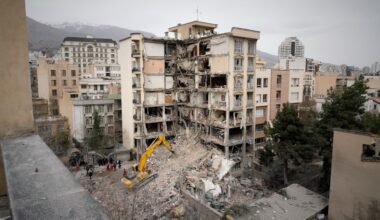 Live updates: Pakistan's prime minister says his nation is ready to facilitate talks to end Iran war - AP News