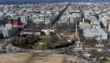 White House proposes underground visitor screening center