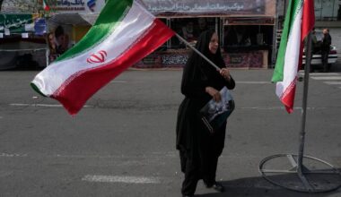 U.S. will hold off on power plant strikes for 5 days, extending Trump deadline on Strait of Hormuz