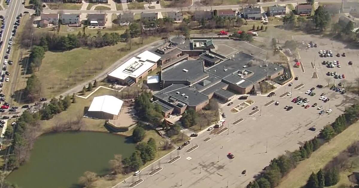 Police responding to reports of active shooter at Temple Israel