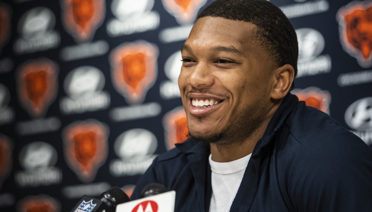 DJ Moore says goodbye after Bears trade him to Bills