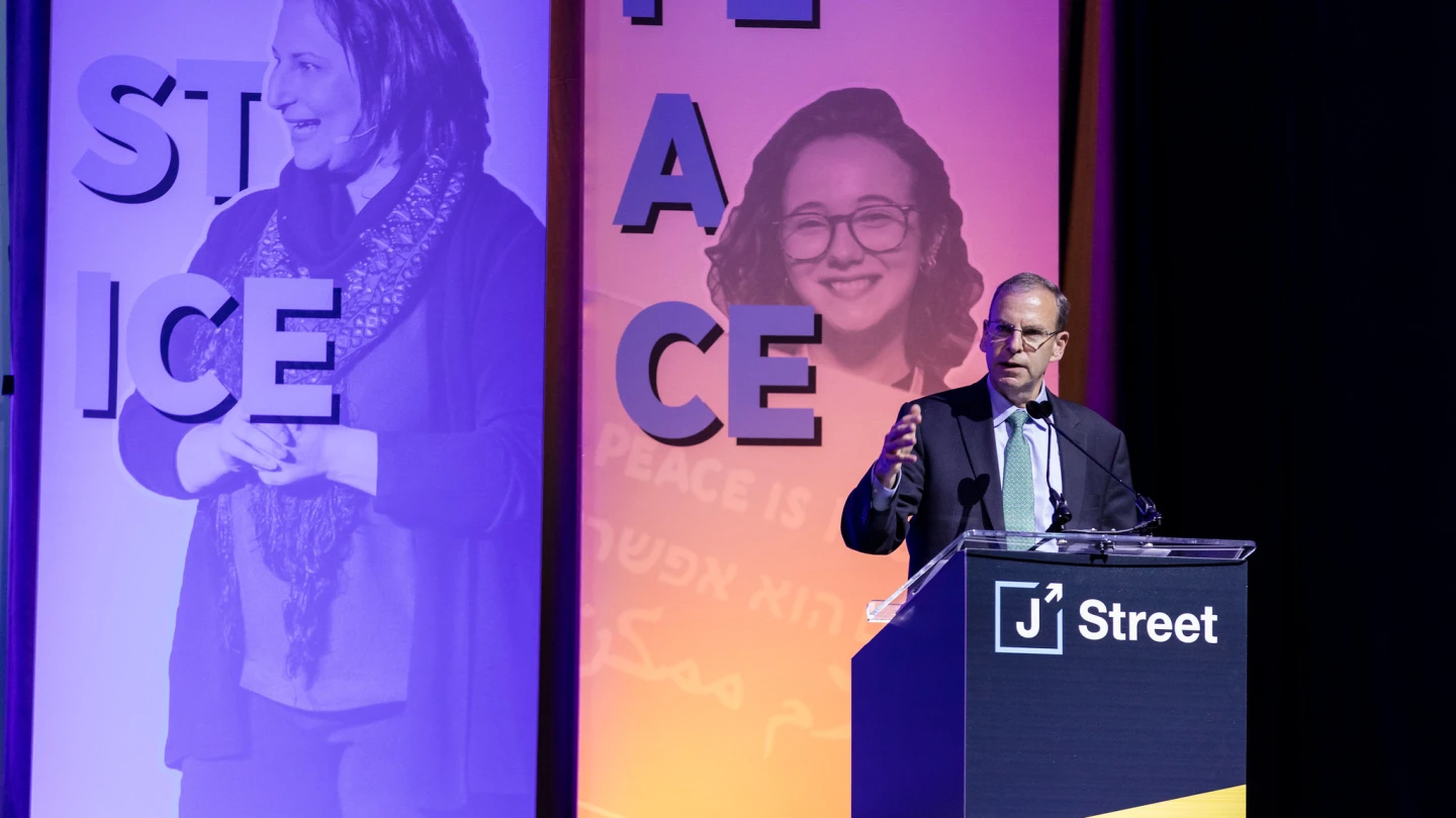 J Street and Muslim Public Affairs Council, both of which have accused Israel of 'genocide,' decry Jew-hatred, Islamophobia - JNS.org