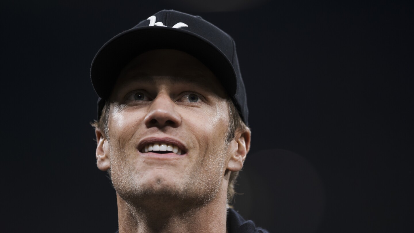 Tom Brady reportedly wouldn't have traded Maxx Crosby to the Patriots