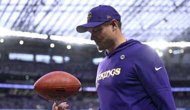 Kevin O'Connell declines to name a starting quarterback