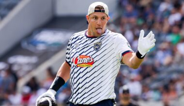 Rob Gronkowski suffers hamstring injury in flag football debut