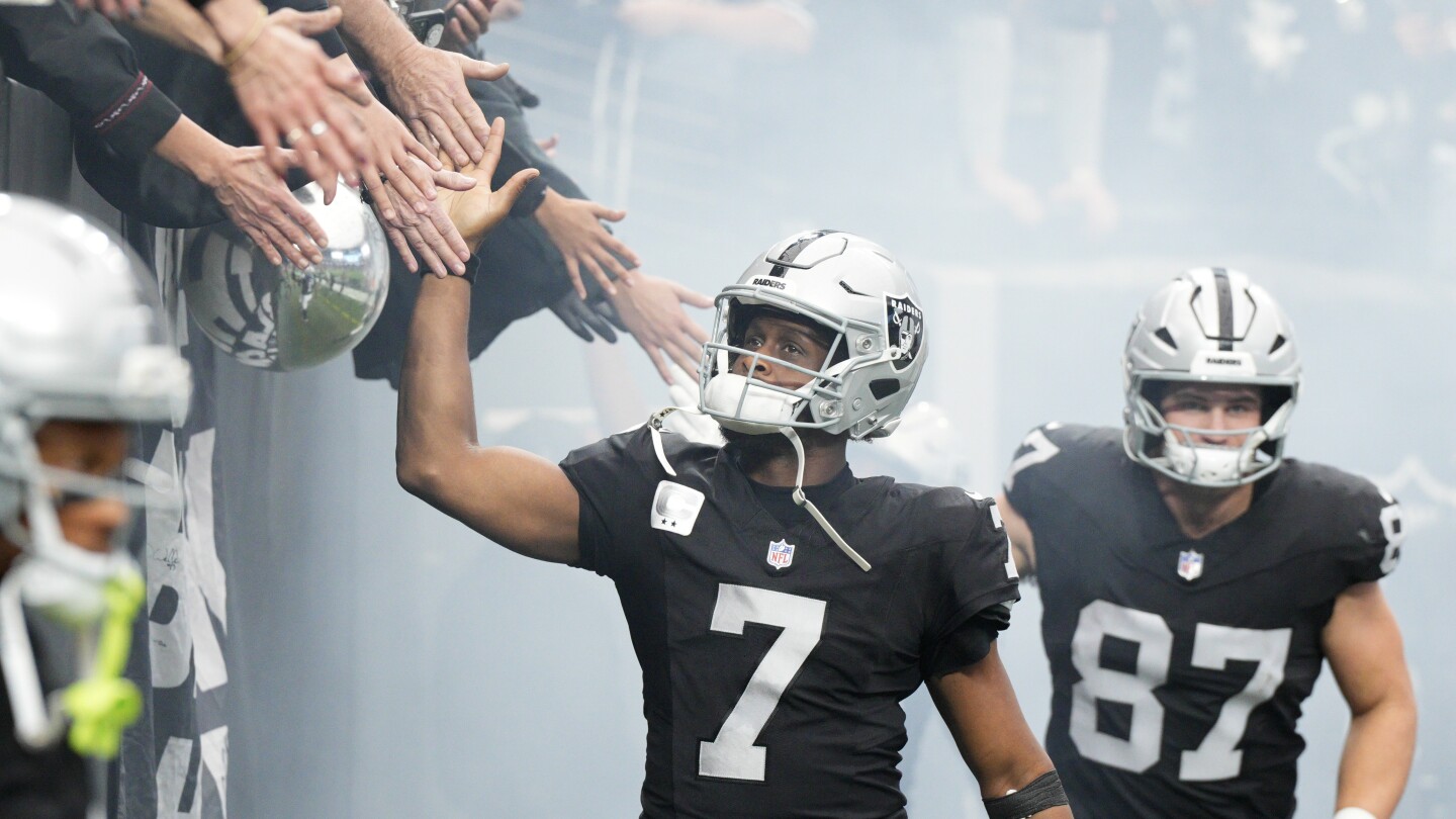Raiders spent third-round pick, $58.5 million for 15 games with Geno Smith