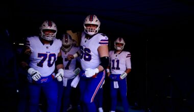 On brink of free agency, C Connor McGovern re-signs with Bills