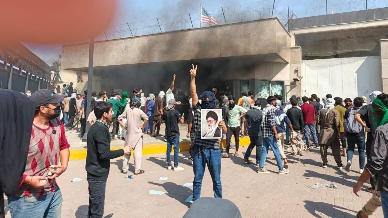 Khamenei Death Fallout: 8 Killed as Protesters Storm US Consulate in Karachi, Set Parts on Fire (WATCH)