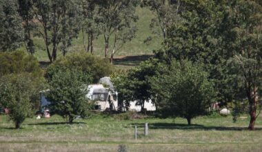 Australian police fatally shoot suspect in 3-hour standoff after 2 officers killed