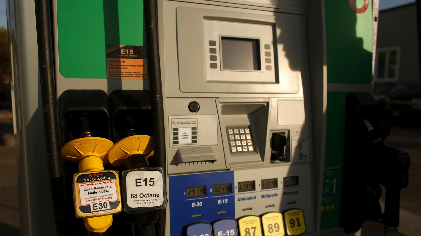 EPA approves sale of higher ethanol fuel to try to lower gas prices