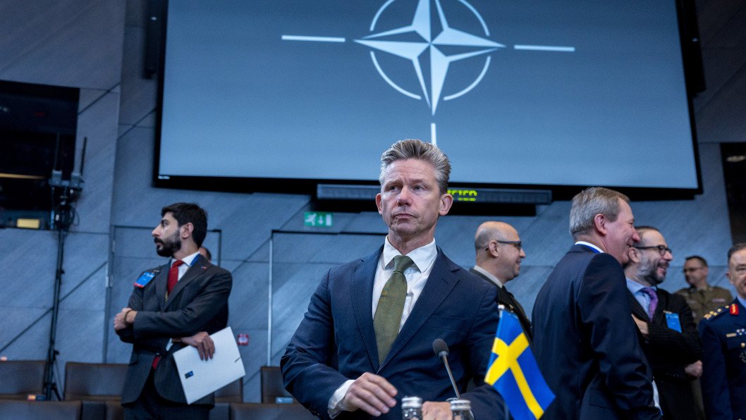 What Is Ukraine Teaching NATO About Modern War? Sweden’s Top Commanders Explain