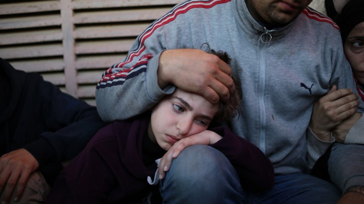 Funeral held for Al Jazeera’s Wishah killed in Israeli strike in Gaza | Gaza News