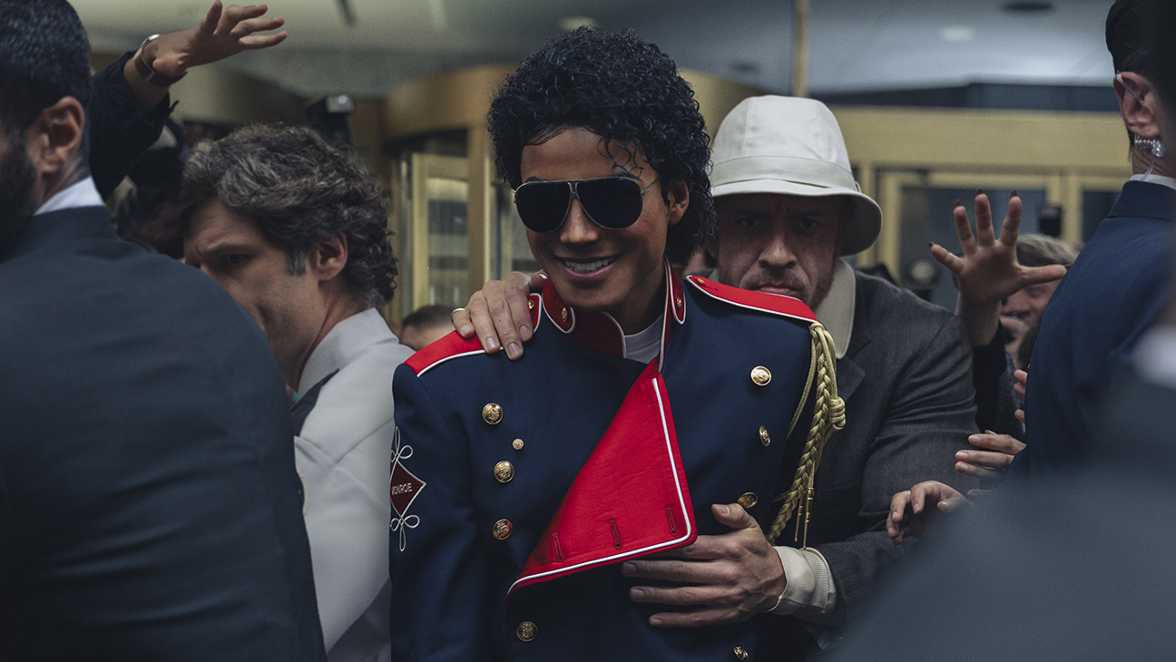 Jaafar Jackson as Michael Jackson and KeiLyn Durrel Jones as Bill Bray in Michael.