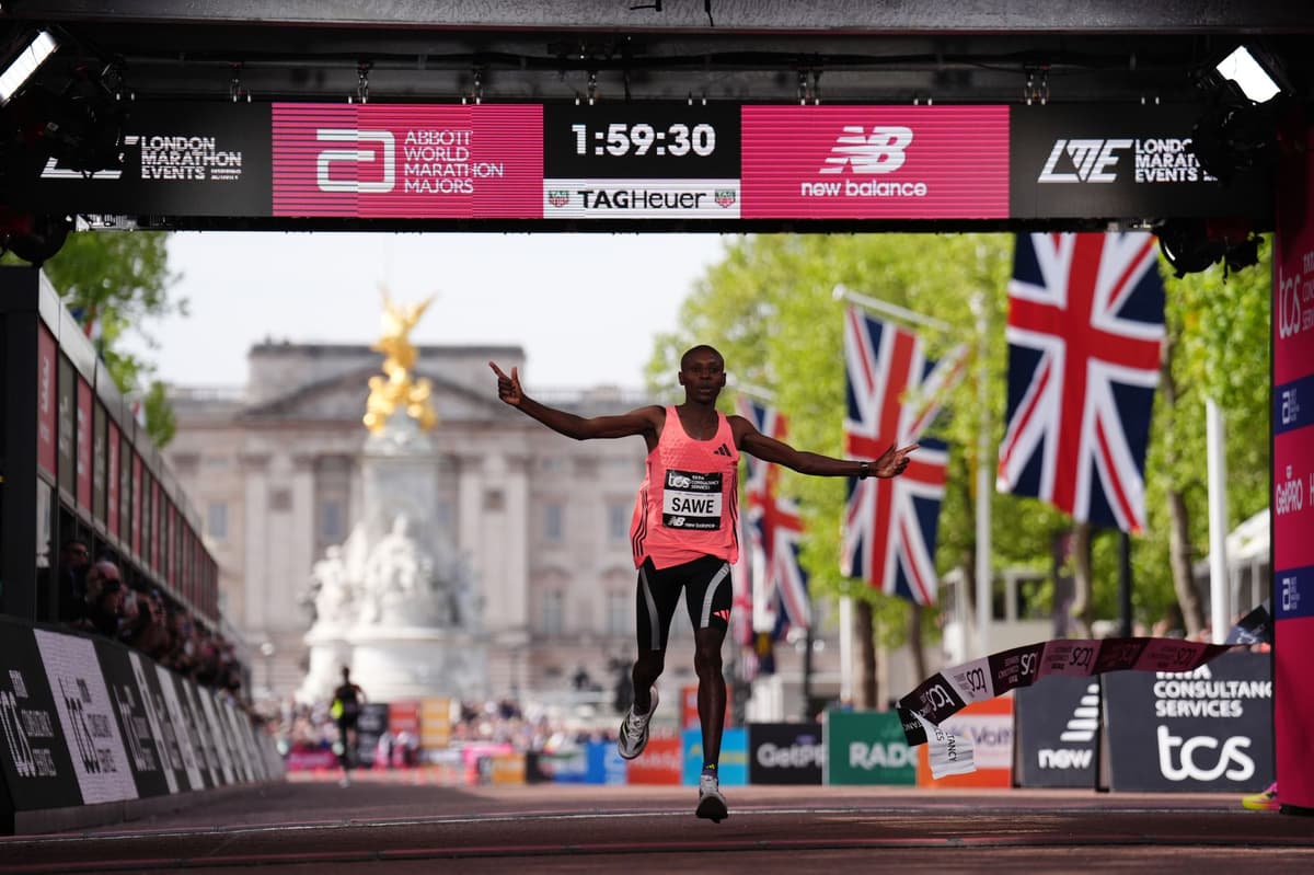 London Marathon 2026 LIVE: Sabastian Sawe runs first sub two-hour race as 59,000 pound streets