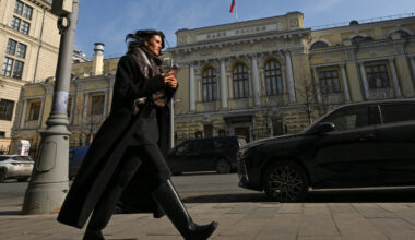 Swedish Intel Warns Russia’s Economy Is Weaker Than It Looks