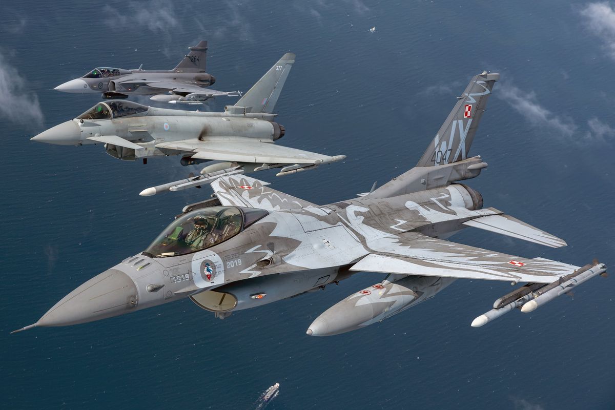 A Polish F-16 (foregroun) (file photo)
