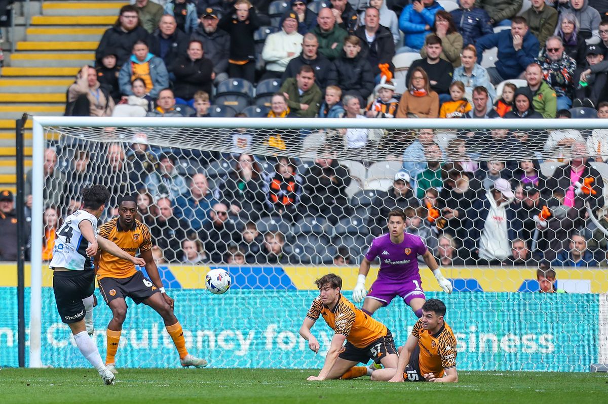 Birmingham City's Tomoki Iwata scores