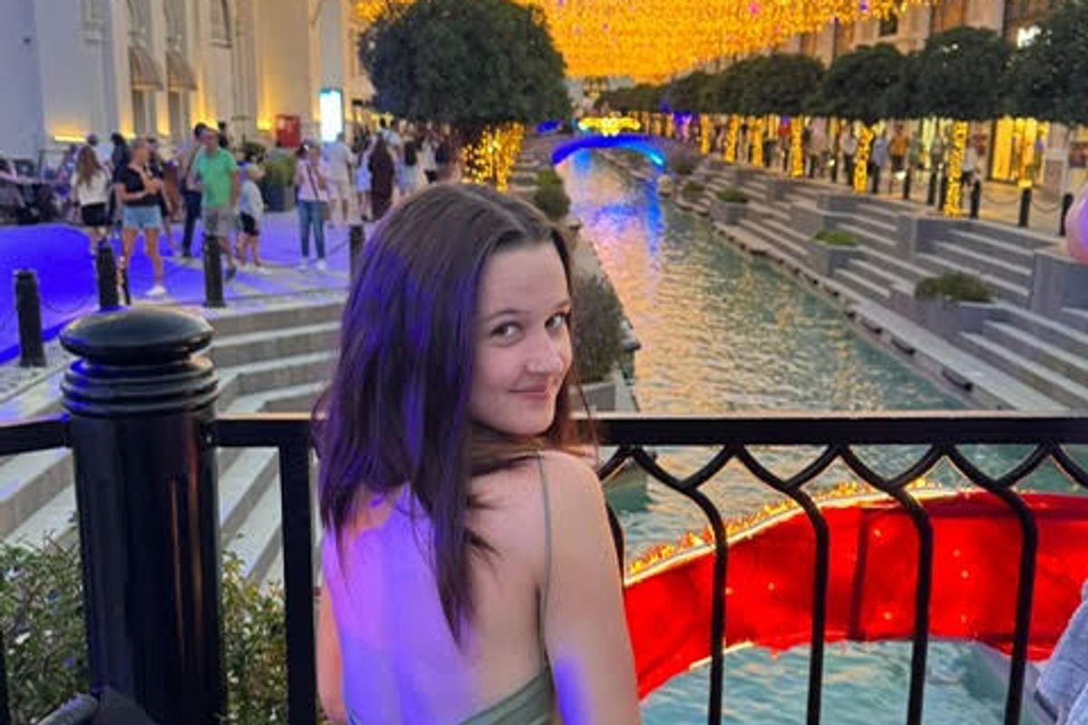 Maddie Haining, 18, alleged she was kicked out of a bar for being a "safety risk"