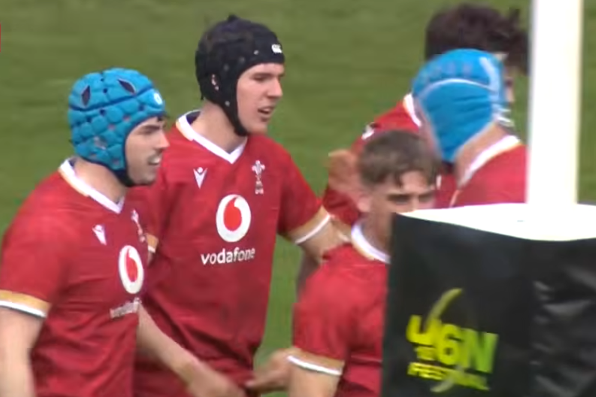 Sam Morgan scores for Wales to seal the match