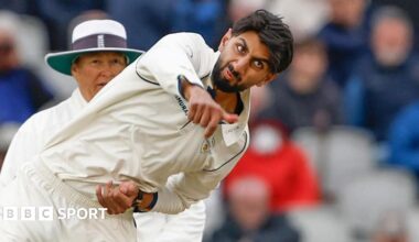 Shoaib Bashir bowling