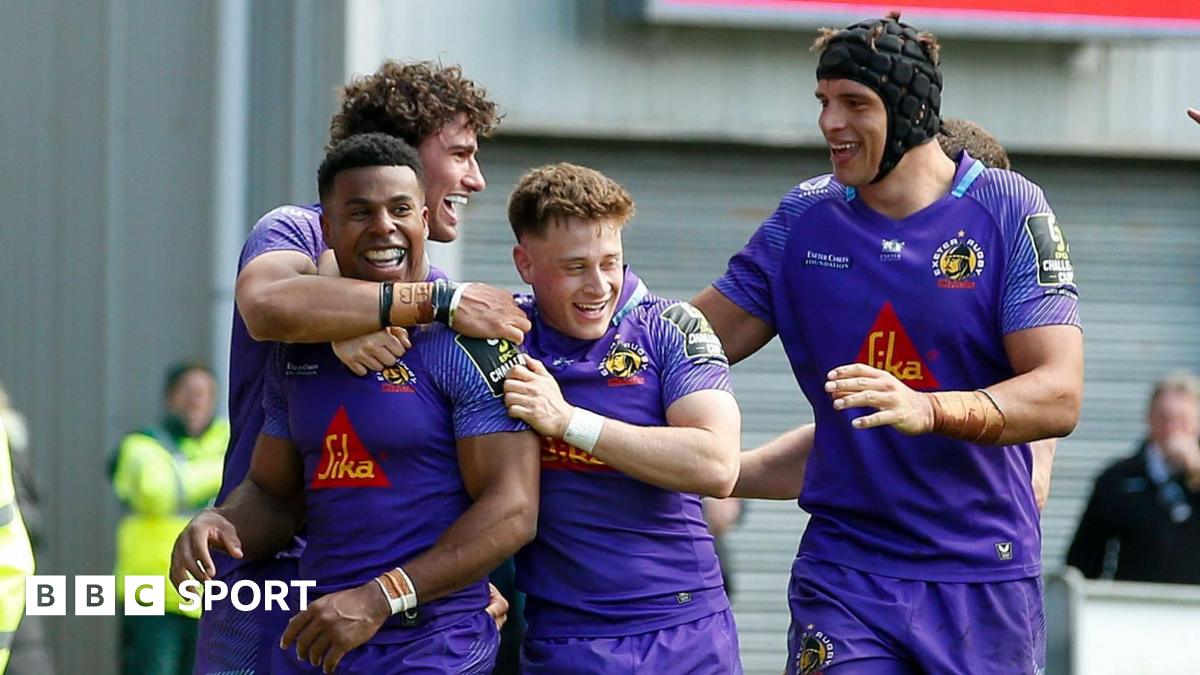Immanuel Feyi-Waboso jinks his way through the Munster defence to score Exeter's fourth try