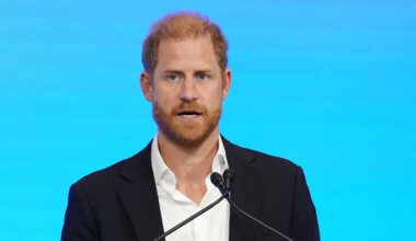 'It killed my mum': Harry bares all as he reveals why he wanted to quit royal life during emotional speech at $997-a-head summit