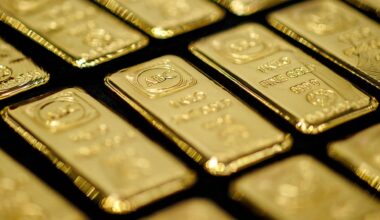 Gold falls on stronger dollar amid renewed U.S.-Iran tensions