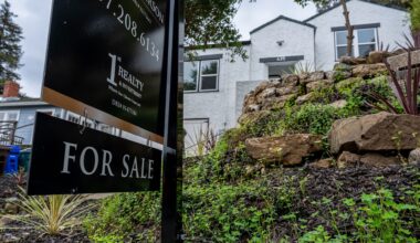 Mortgage rates sink again, and homebuyers jump back in