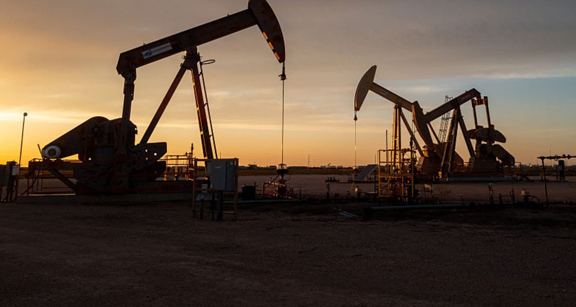 Oil prices edge lower with no progress on U.S.-Iran talks, Hormuz shipping still disrupted