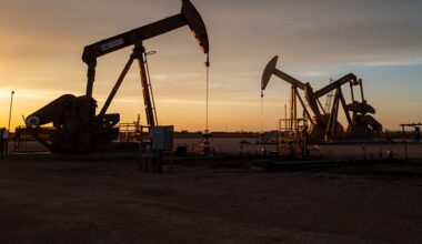 Oil prices edge lower with no progress on U.S.-Iran talks, Hormuz shipping still disrupted