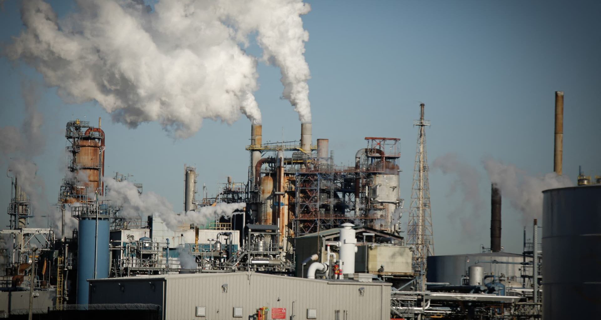 Oil extends gains after record monthly rally as Trump signals Iran war exit amid energy disruptions