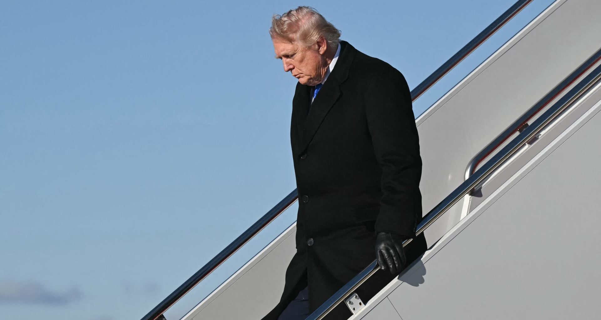 U.S.-Iran ceasefire idea stalls, Trump's Hormuz Strait deadline nears