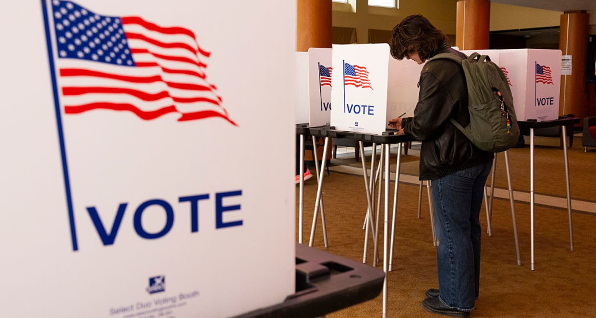 Democrats romp in Wisconsin Supreme Court race, narrow Georgia margins