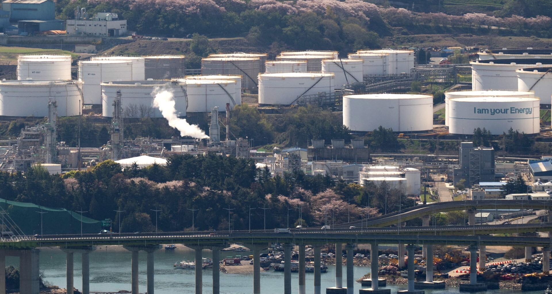 Iran war sparks "fundamental energy transition" in Seoul toward renewables: Energy minister