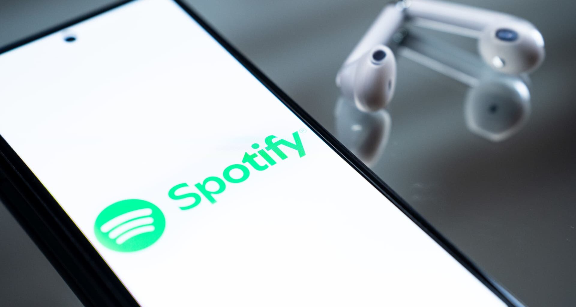 Spotify stock plummets after earnings beat expectations