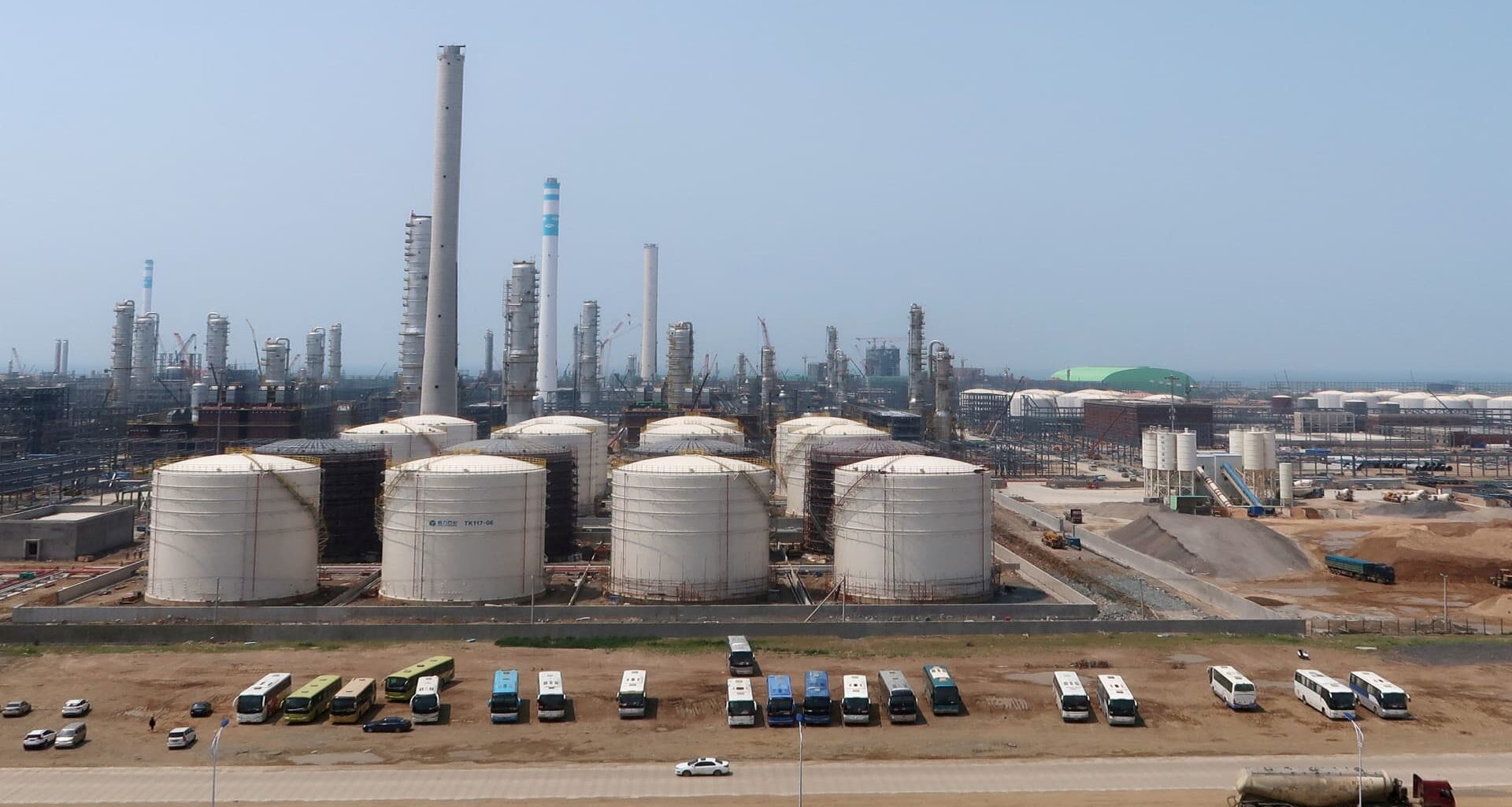 U.S. imposes sanctions on Chinese companies for buying Iranian oil