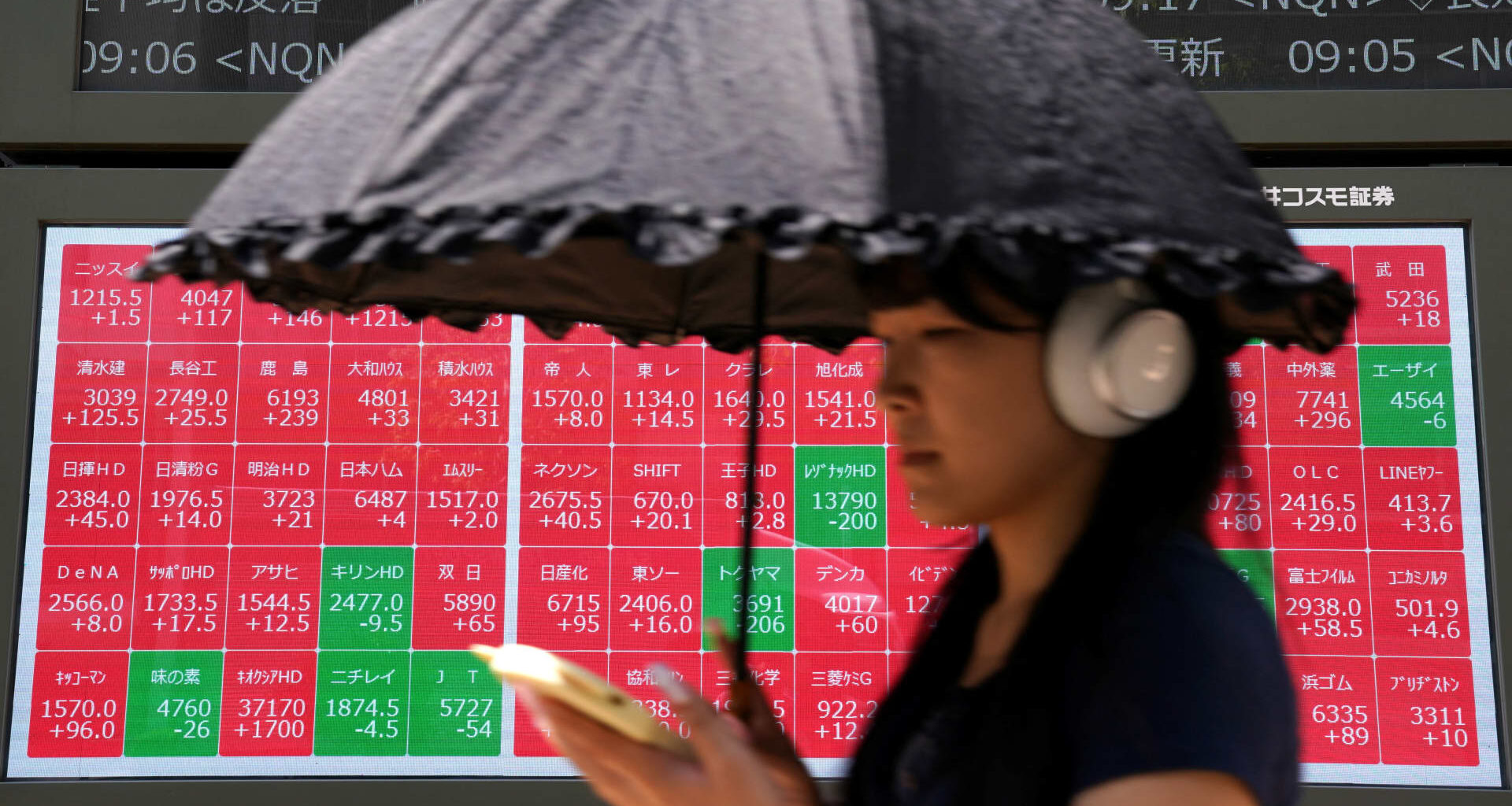 Yen surges as Japan reportedly intervenes to counter currency weakness