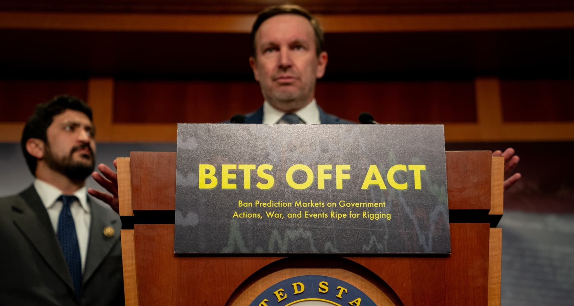 U.S. senators ban themselves from prediction markets trading