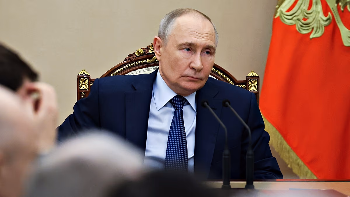 EU agrees fresh sanctions on Russia but leaves maritime services ban on hold