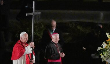 Pope Leo XIV bares cross for full Good Friday procession, a feat not seen in decades